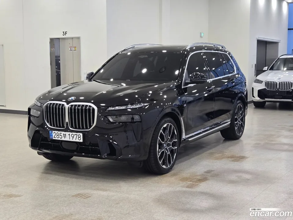 BMW X7 2025
