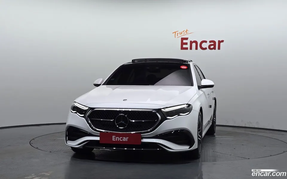 Mercedes-Benz E-Class E300 4MATIC AMG Line 2024 — thumbnail 3
