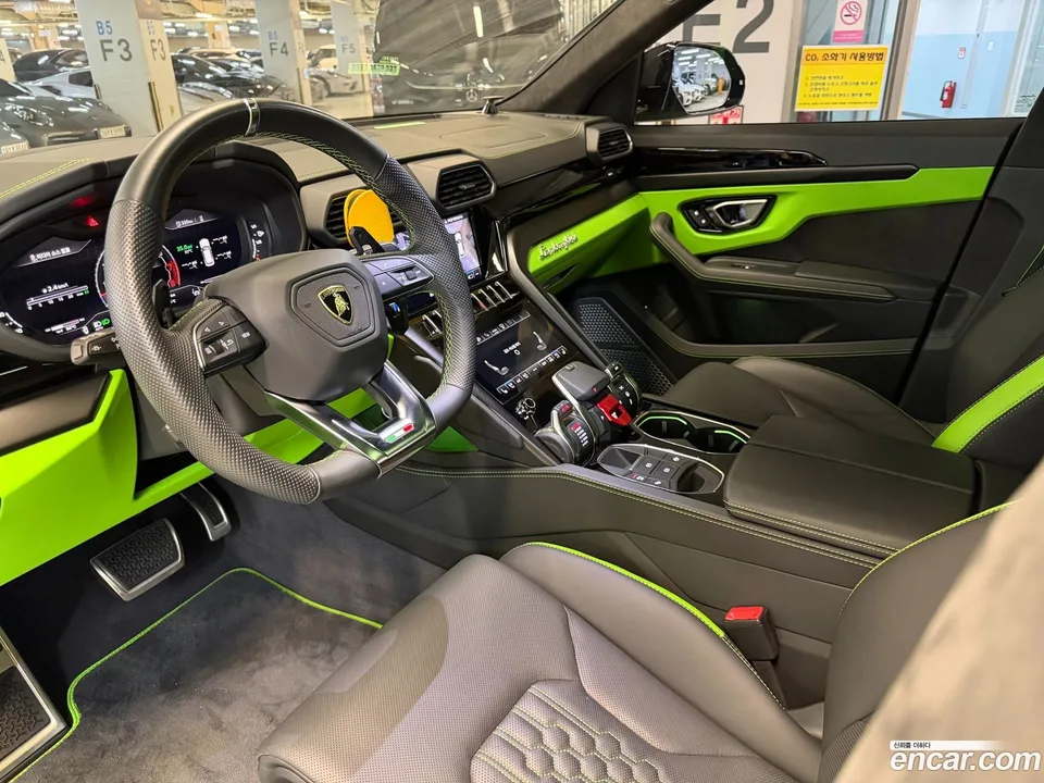 Lamborghini Urus 4.0 V8 S 2023 — thumbnail 2