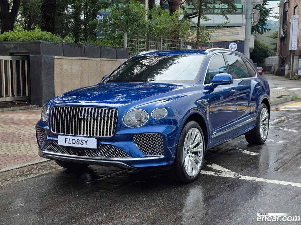 Bentley Bentayga 4.0 V8 EWB 2024 — photo 1, buy with delivery to Moscow