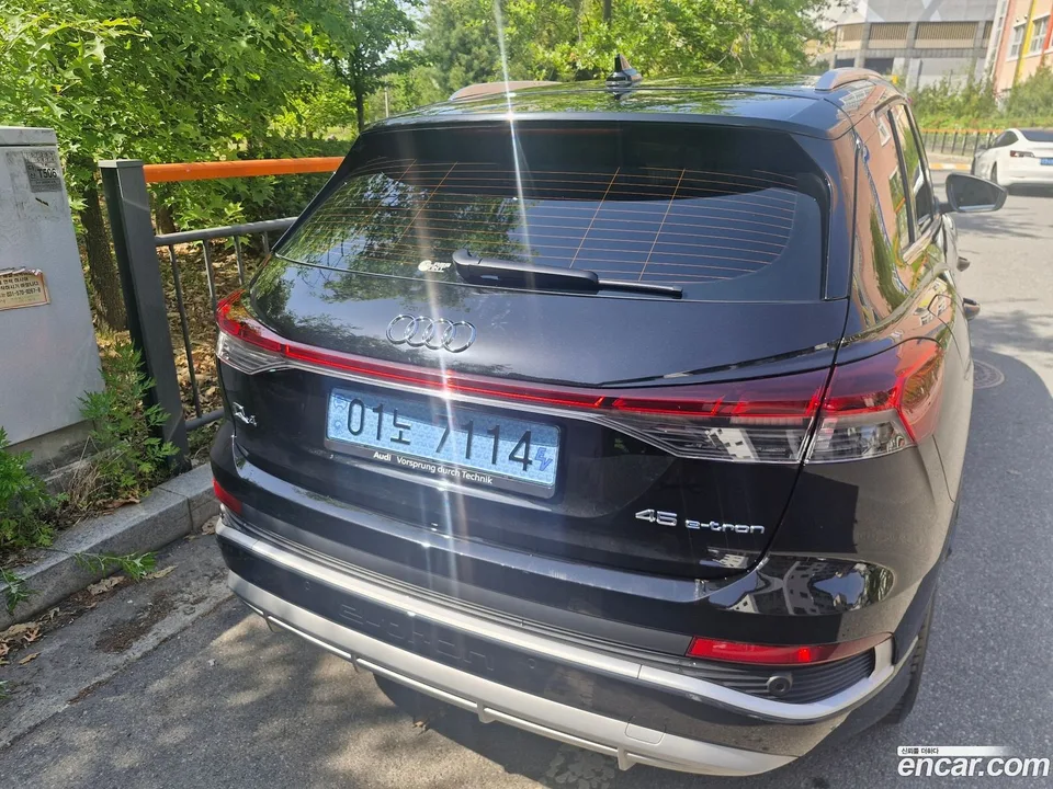 Audi Q4 e-tron 45 2025 — thumbnail 4