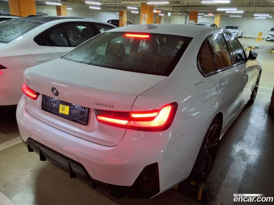 BMW 3 Series 320i M 2026 — thumbnail 4