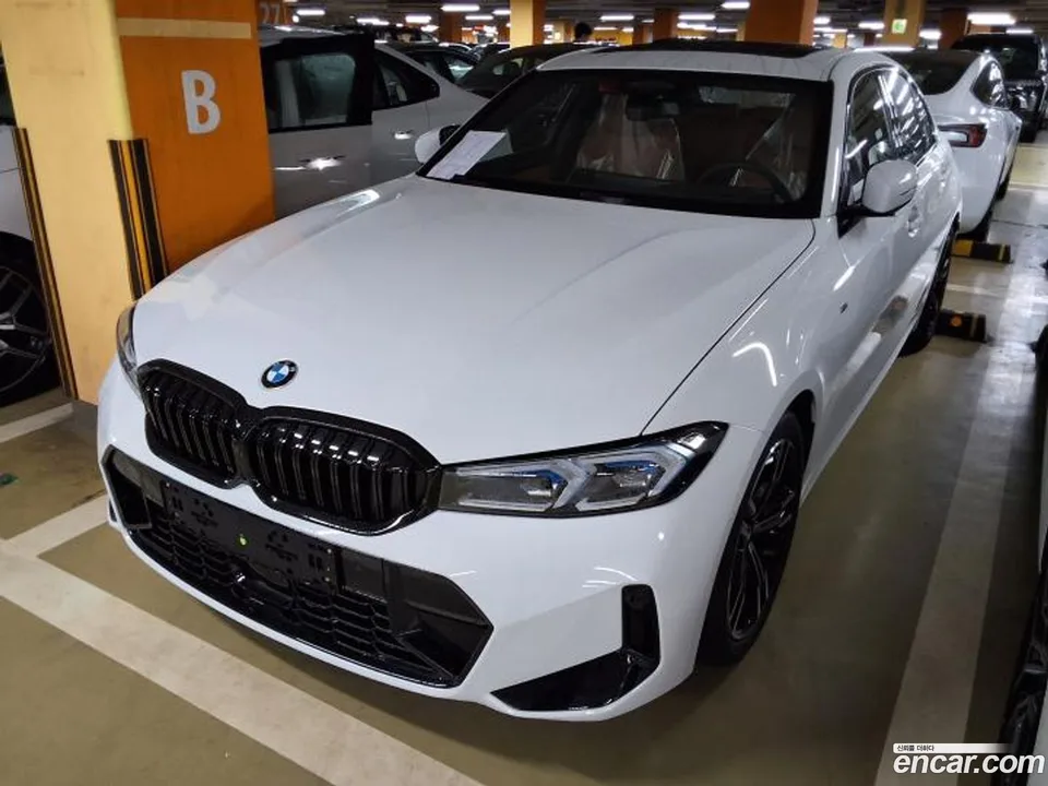 BMW 3 Series 320i M 2026 — photo 1, buy with delivery to Moscow