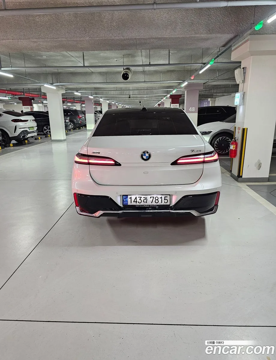 BMW 7 Series 740i xDrive M 2024 — thumbnail 3