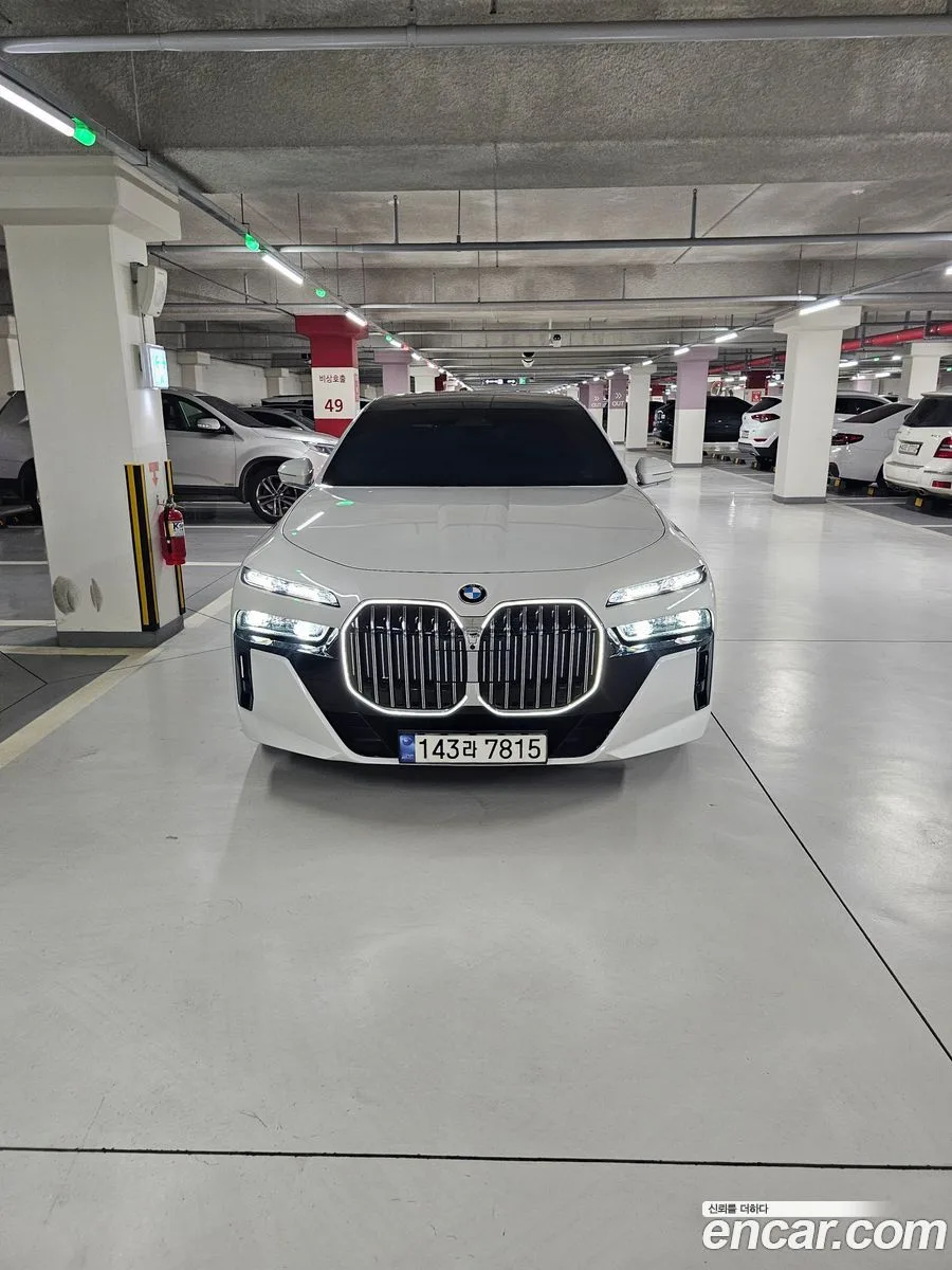BMW 7 Series 740i xDrive M 2024 — photo 1, buy with delivery to Moscow