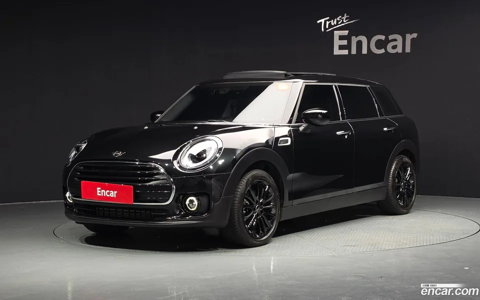 MINI Cooper Clubman 2023 — photo 1, buy with delivery to Moscow
