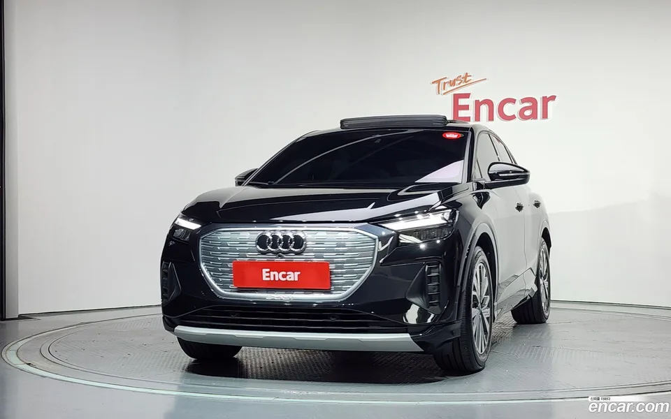 Audi Q4 e-tron 40 2023 — миниатюра 3