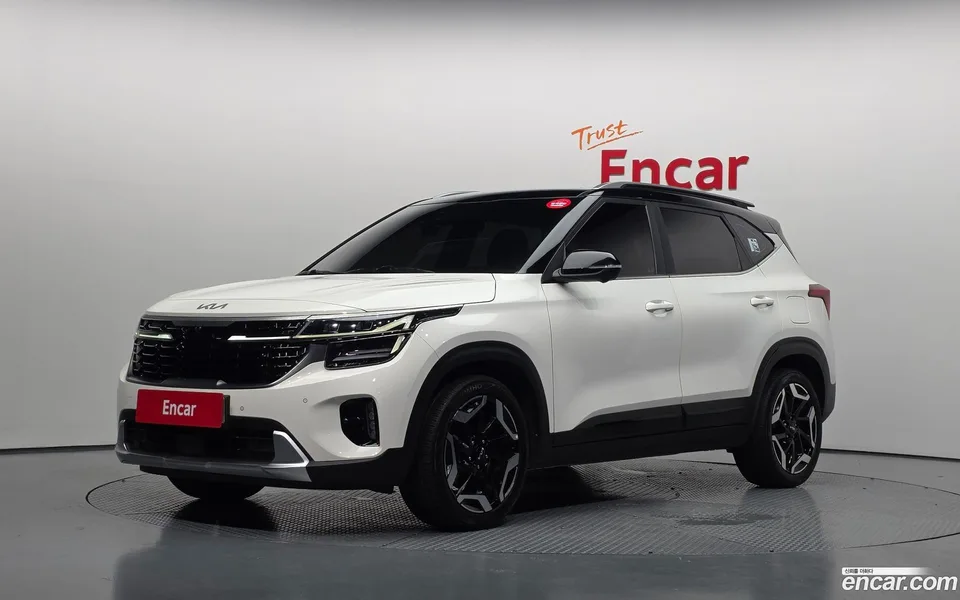 Kia Seltos 1.6 4WD 2022 — photo 1, buy with delivery to Moscow