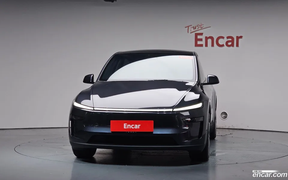 Tesla Model Y RWD 2025 — thumbnail 3