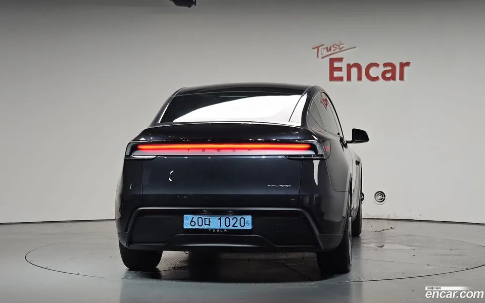 Tesla Model Y RWD 2025 — thumbnail 4