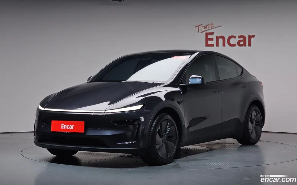 Tesla Model Y RWD 2025 — photo 1, buy with delivery to Moscow