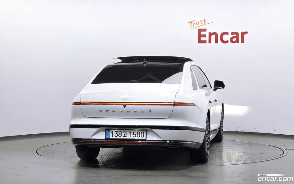 Hyundai Grandeur Hybrid 2023 — thumbnail 4