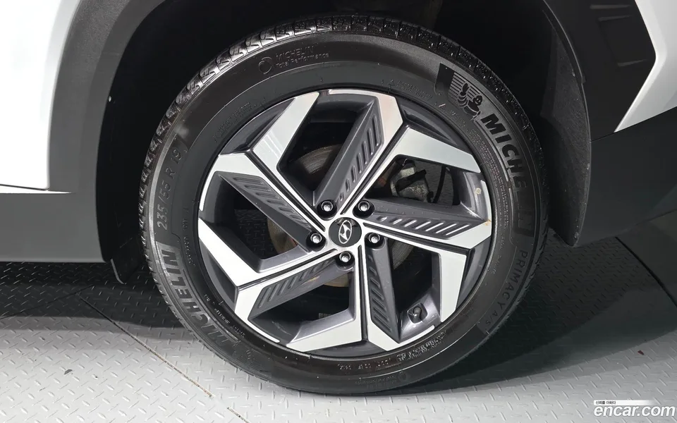 Hyundai Tucson 1.6 4WD 2023 — thumbnail 2
