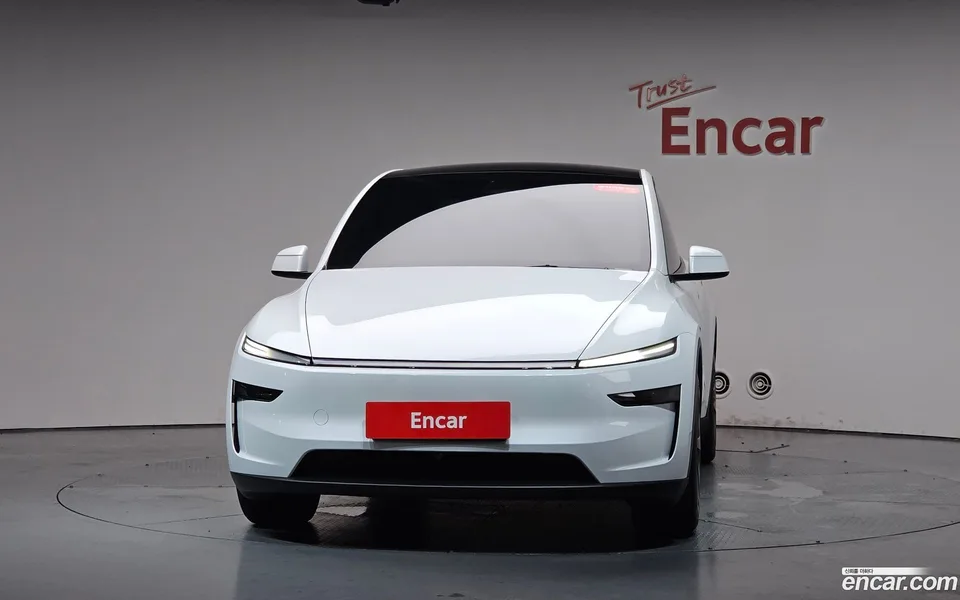 Tesla Model Y RWD 2025 — thumbnail 3
