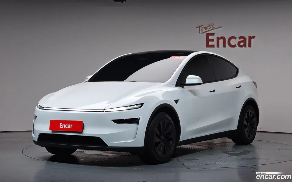 Tesla Model Y RWD 2025 — photo 1, buy with delivery to Moscow