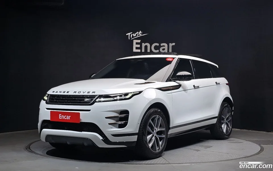 Land Rover Range Rover Evoque P250 SE 2024 — photo 1, buy with delivery to Moscow