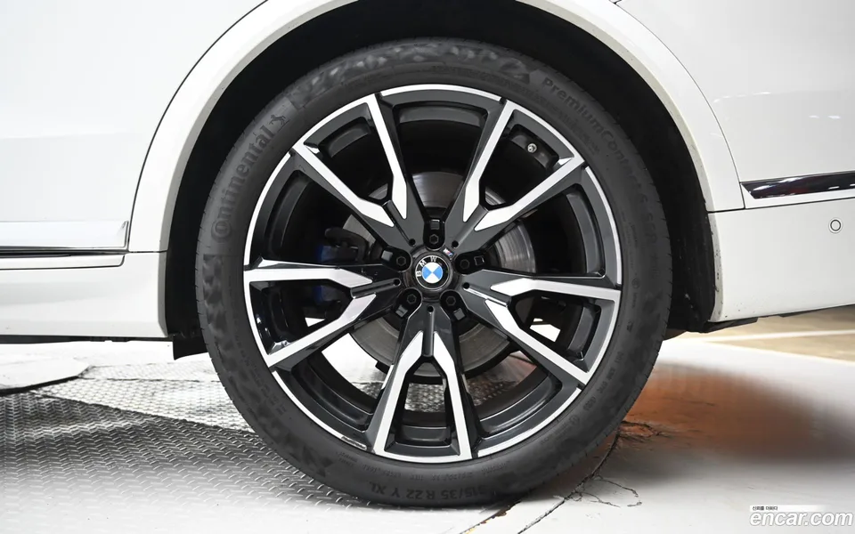 BMW X7 xDrive 40i M 6 2022 — thumbnail 5
