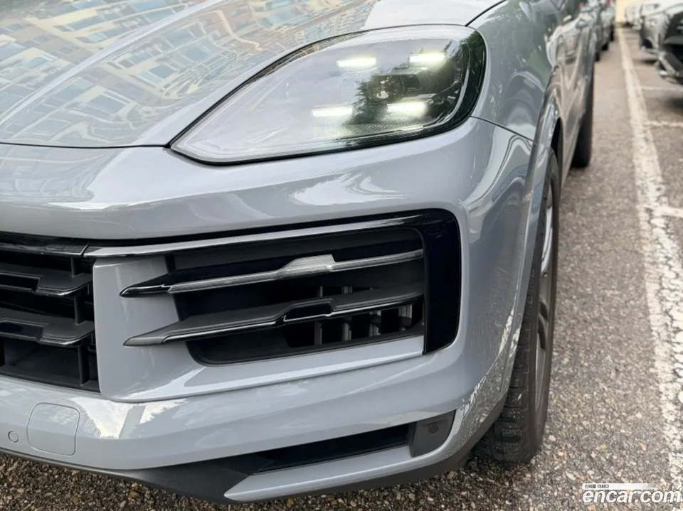 Porsche Cayenne 3.0 2023 — thumbnail 3