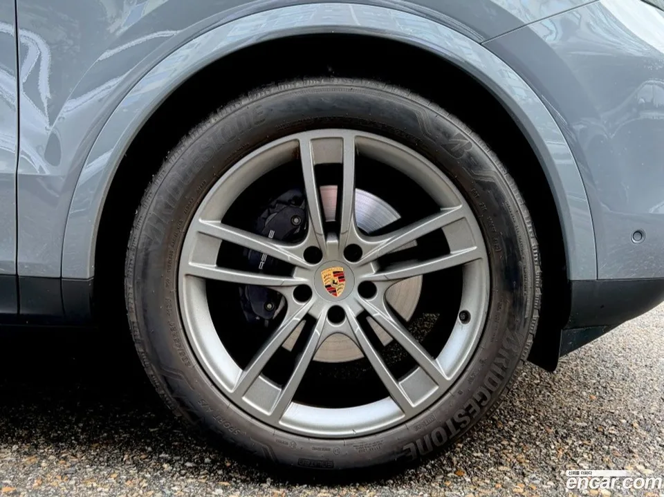 Porsche Cayenne 3.0 2023 — thumbnail 5