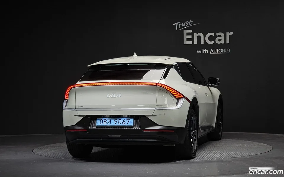 Kia EV6 2023 — thumbnail 4