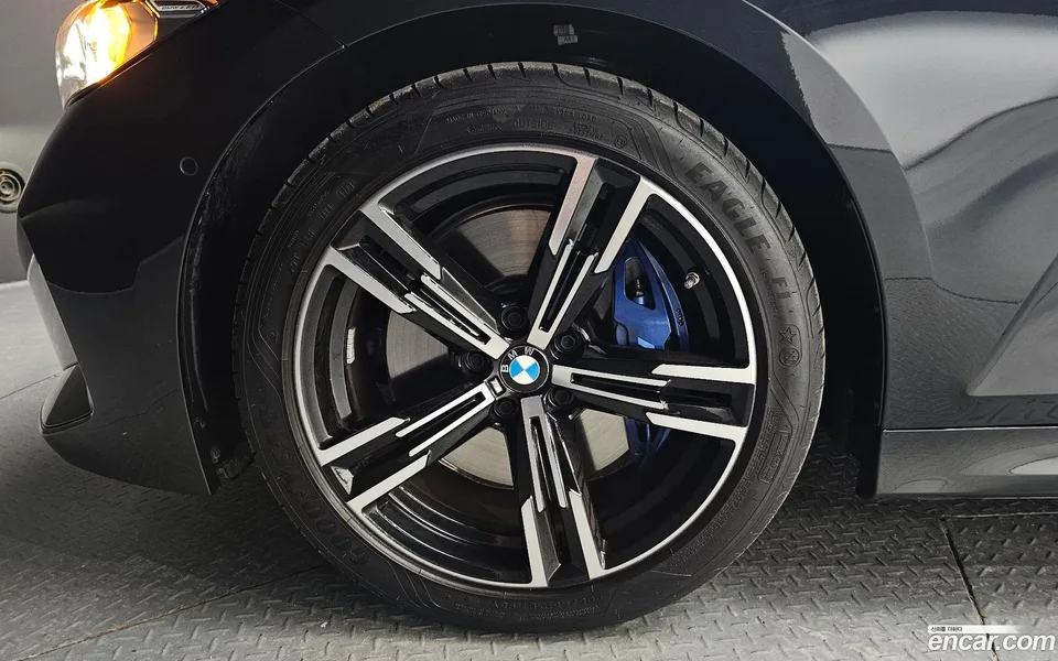BMW 3 Series 320i M 2024 — thumbnail 2