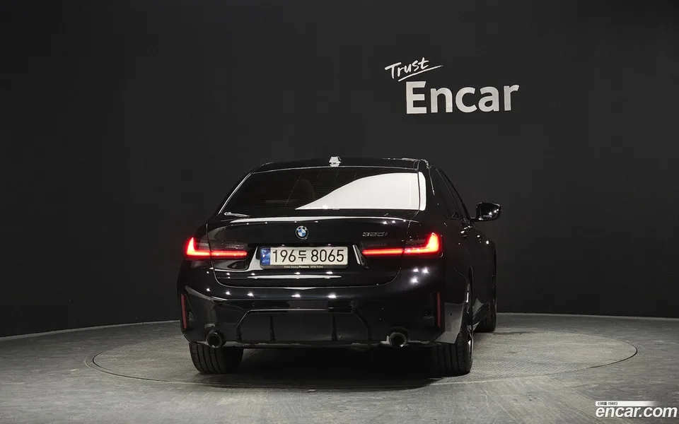 BMW 3 Series 320i M 2024 — thumbnail 4