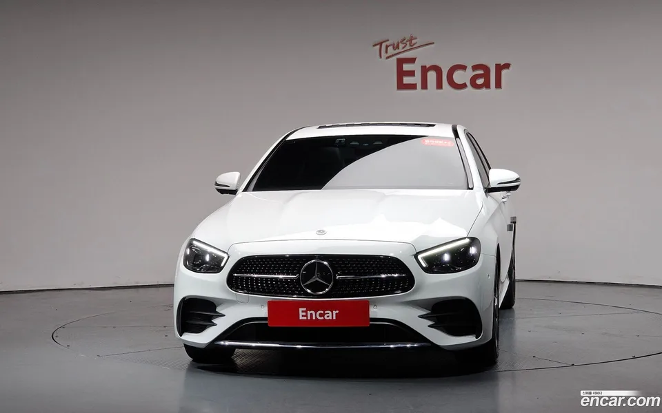 Mercedes-Benz E-Class E250 AMG Line 2023 — thumbnail 3