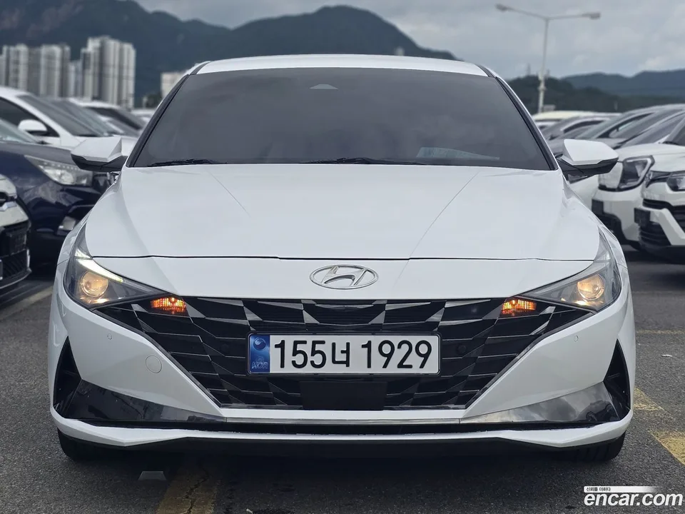 Hyundai Avante 1.6 2022 — photo 1, buy with delivery to Moscow