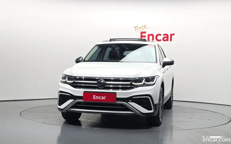 Volkswagen Tiguan Allspace 2.0 TSI 2023 — thumbnail 3