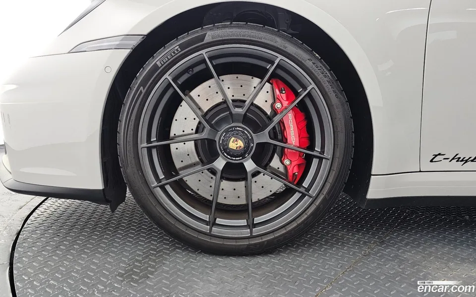 Porsche 911 (992) 4 GTS 2025 — thumbnail 2
