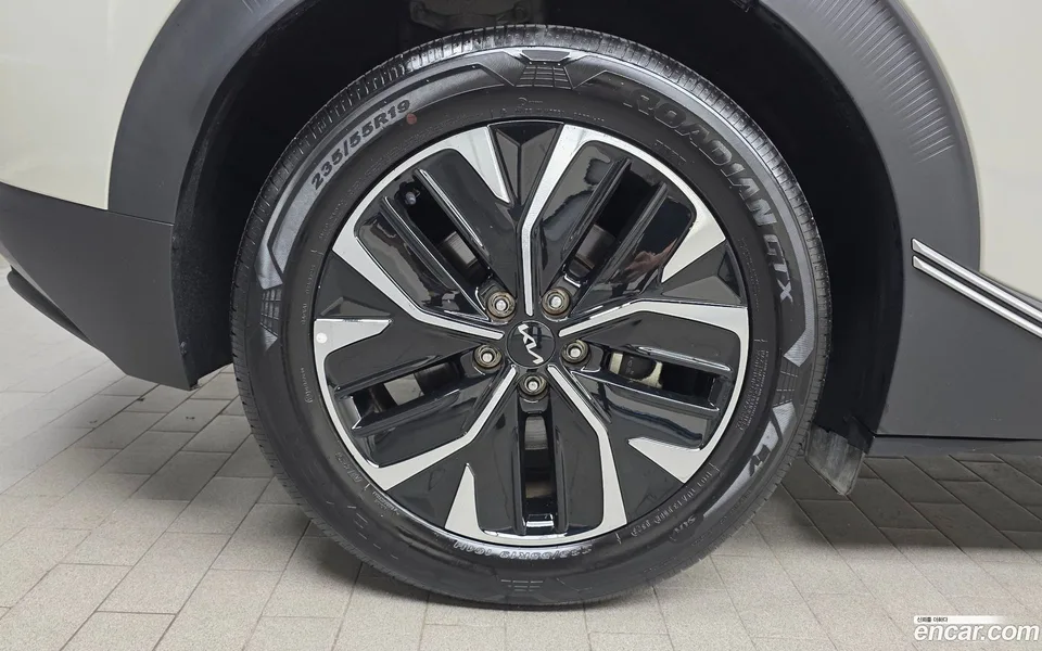 Kia EV6 2023 — thumbnail 2