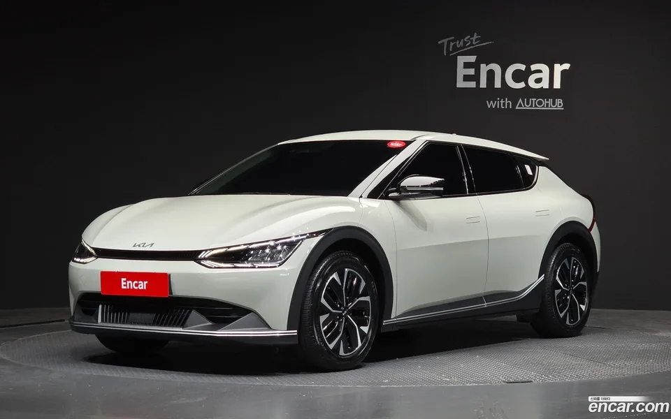Kia EV6 2023 — photo 1, buy with delivery to Moscow