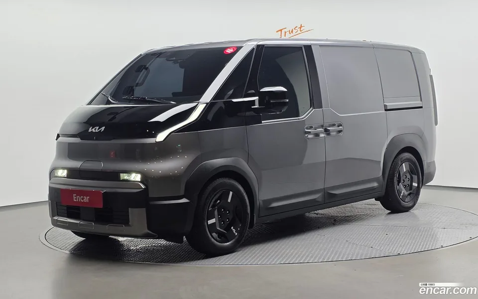 Kia PV5 2025 — photo 1, buy with delivery to Moscow