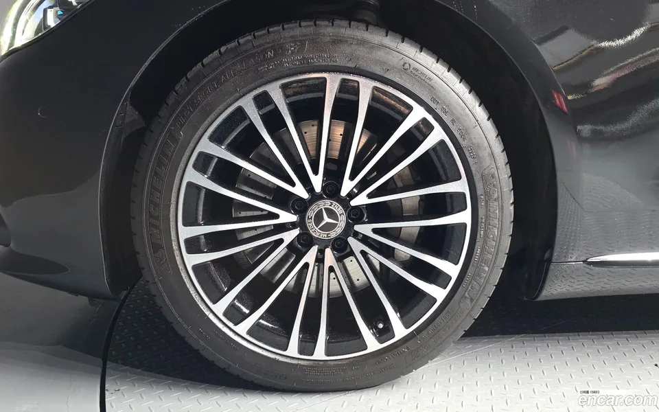 Mercedes-Benz S-Class S350 d 2022 — thumbnail 2