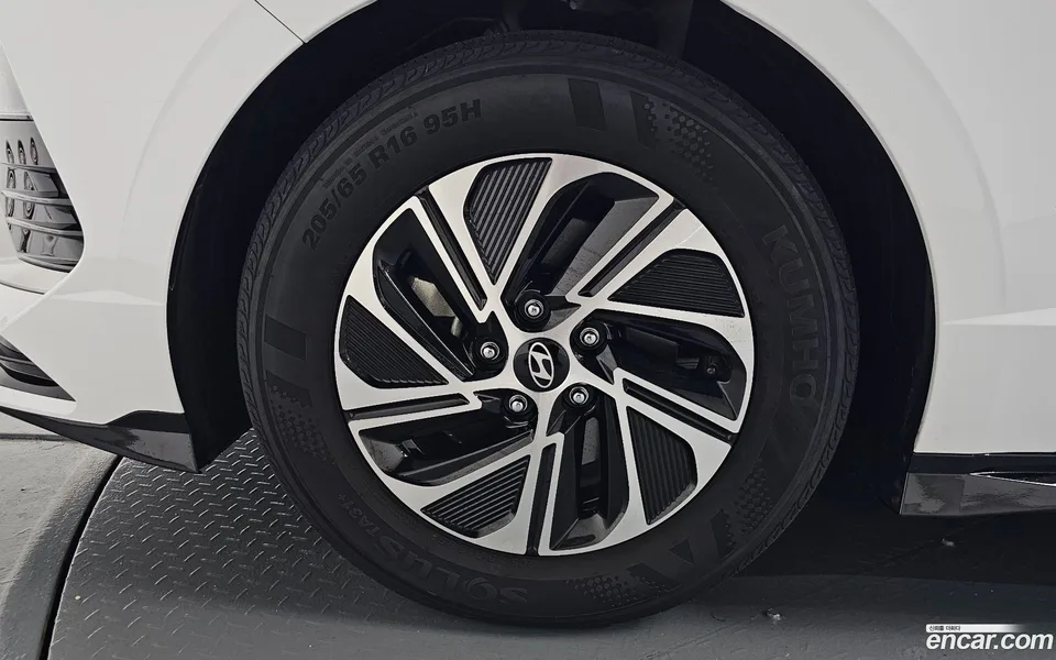 Hyundai Sonata The Edge Hybrid 2023 — thumbnail 2