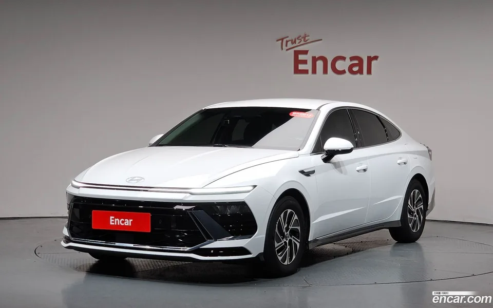 Hyundai Sonata The Edge Hybrid 2023 — photo 1, buy with delivery to Moscow