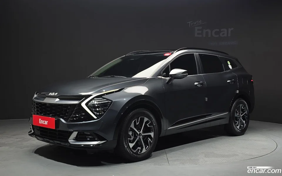 Kia Sportage Hybrid 2WD 2023 — photo 1, buy with delivery to Moscow