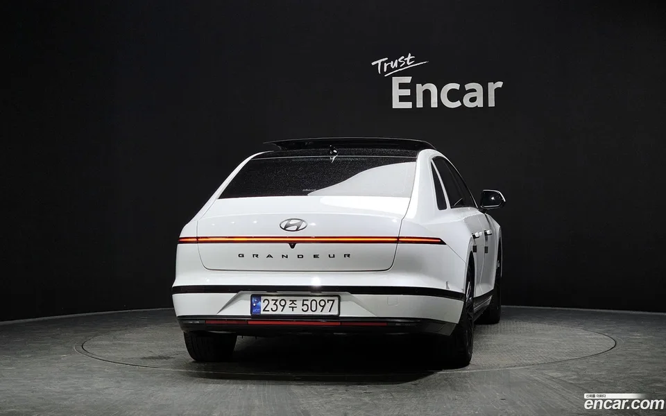 Hyundai Grandeur Hybrid 2023 — thumbnail 4