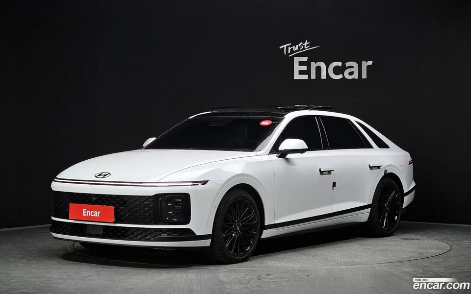 Hyundai Grandeur Hybrid 2023 — photo 1, buy with delivery to Moscow