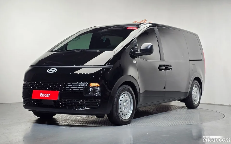 Hyundai Staria 11 2025 — photo 1, buy with delivery to Moscow