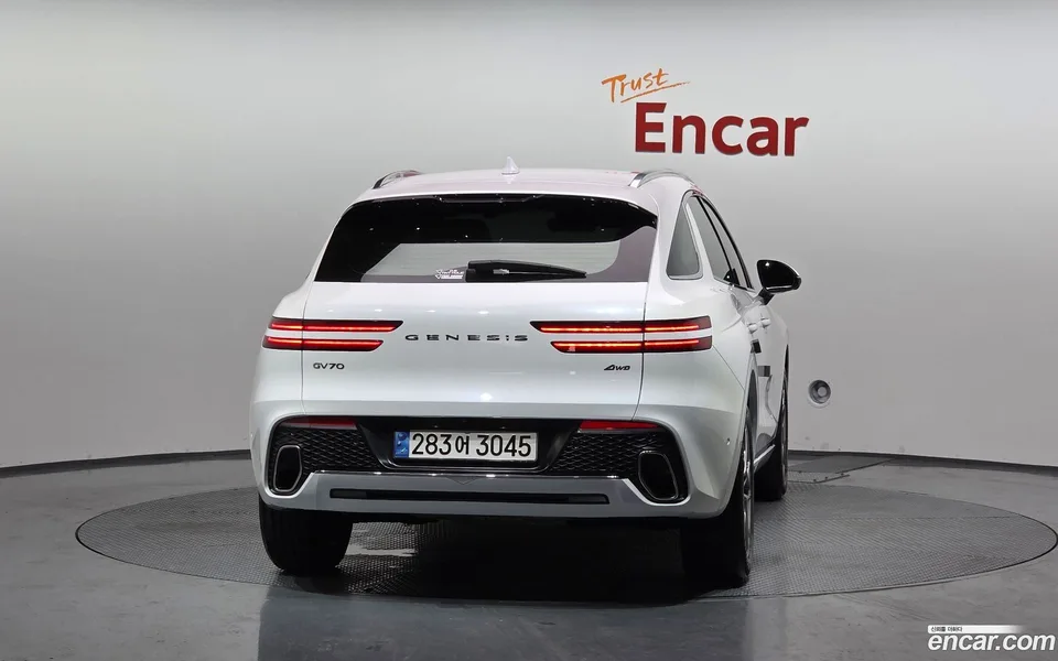 Genesis GV70 2.5T AWD 2023 — thumbnail 4