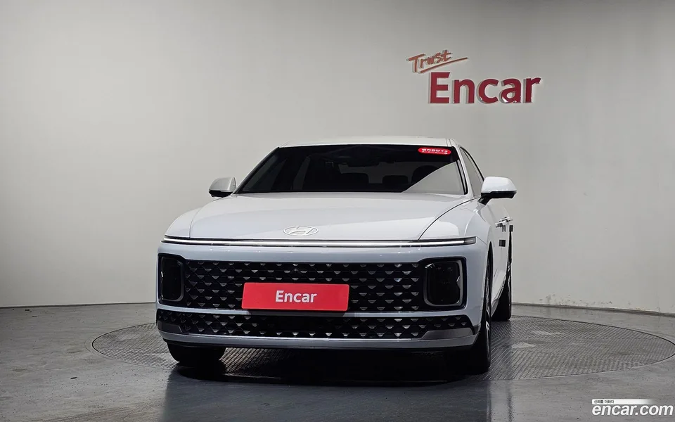 Hyundai Grandeur Hybrid 2023 — thumbnail 3