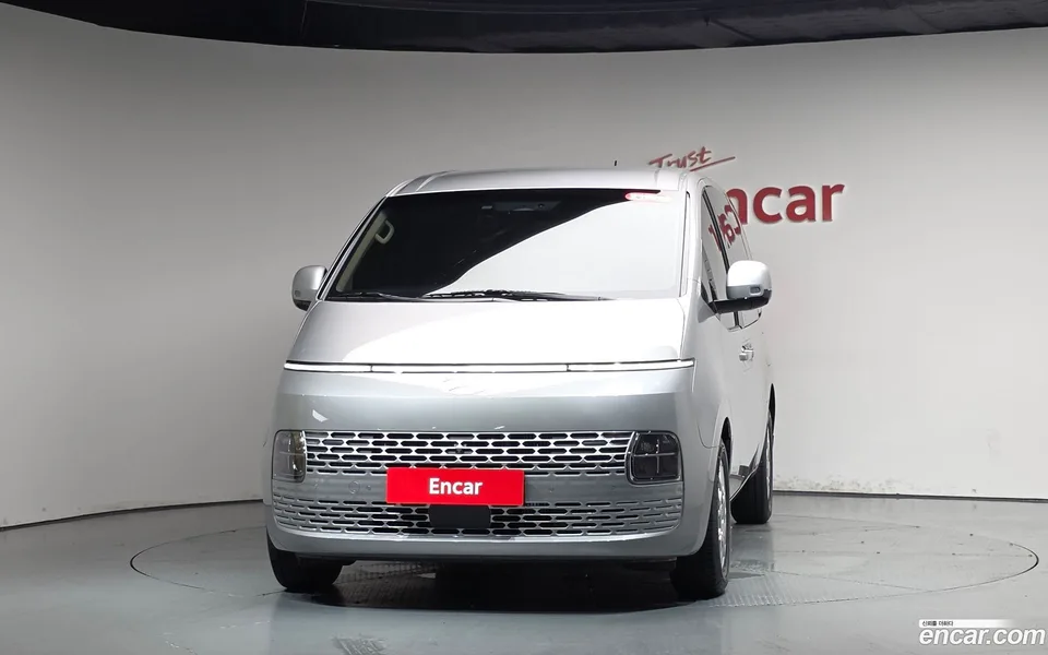 Hyundai Staria 3 2025 — thumbnail 3