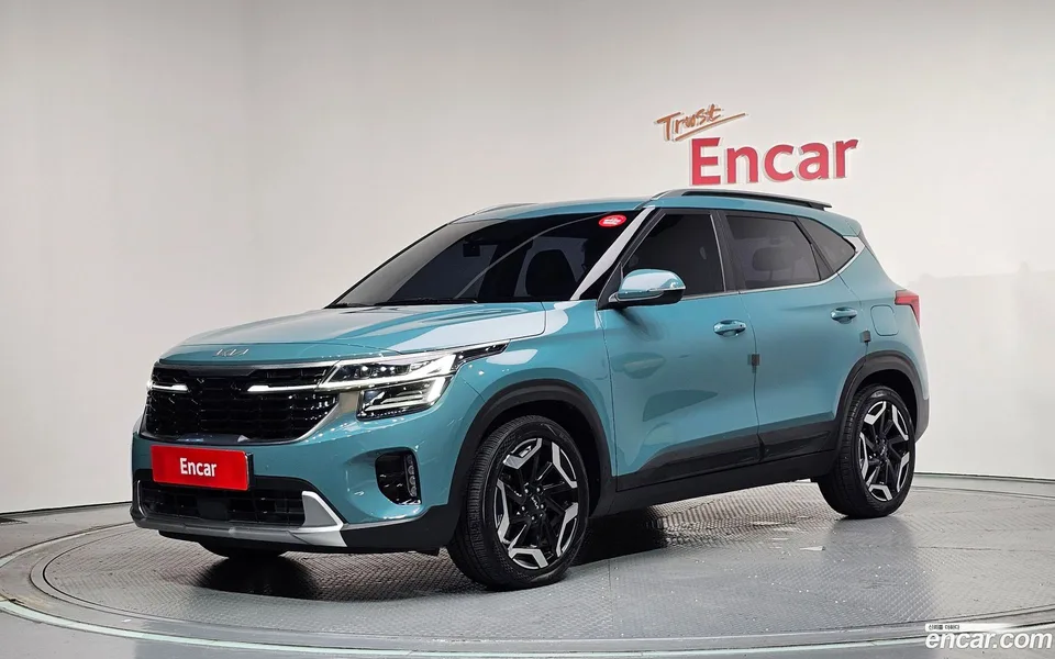 Kia Seltos 1.6 2WD 2023 — photo 1, buy with delivery to Moscow