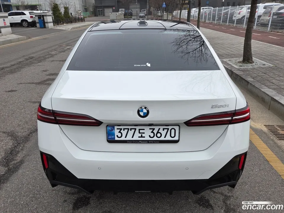 BMW 5 Series 520i M 2026 — thumbnail 4