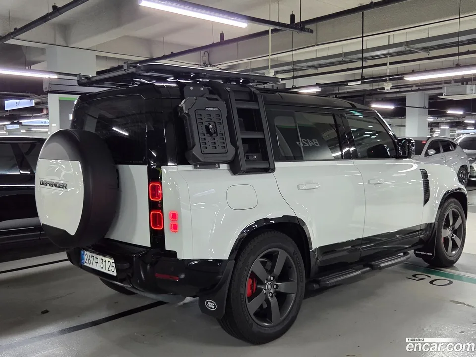 Land Rover Defender 110 D300 X- HSE 2025 — thumbnail 5