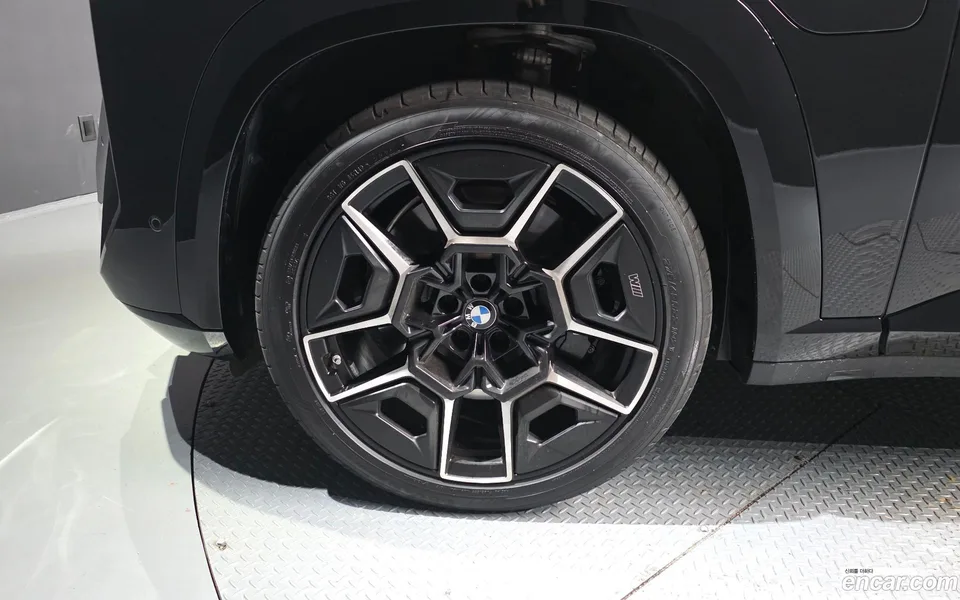 BMW XM 4.4 2025 — thumbnail 2