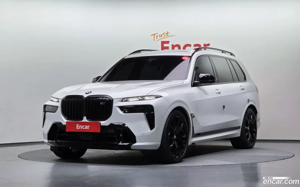 BMW X7 M60i xDrive M 6 2025 — photo 1, buy with delivery to Moscow