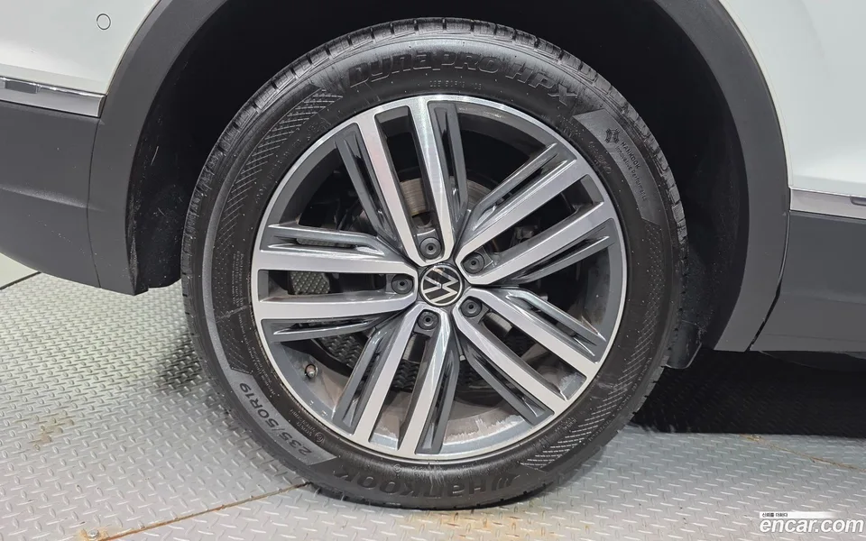 Volkswagen Tiguan 2.0 TDI 4 2023 — thumbnail 2