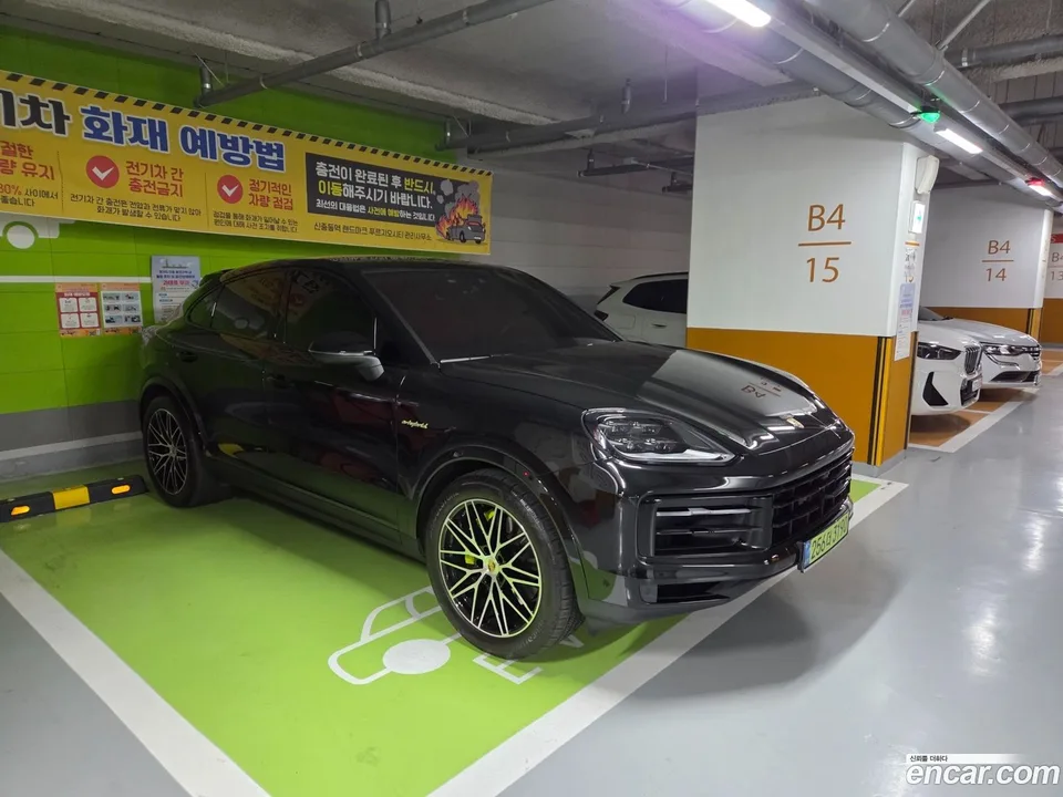 Porsche Cayenne 3.0 2025 — thumbnail 3